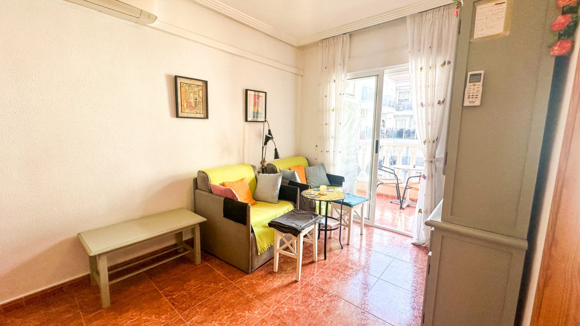 Reventa - Apartamentos -
Torrevieja - Center