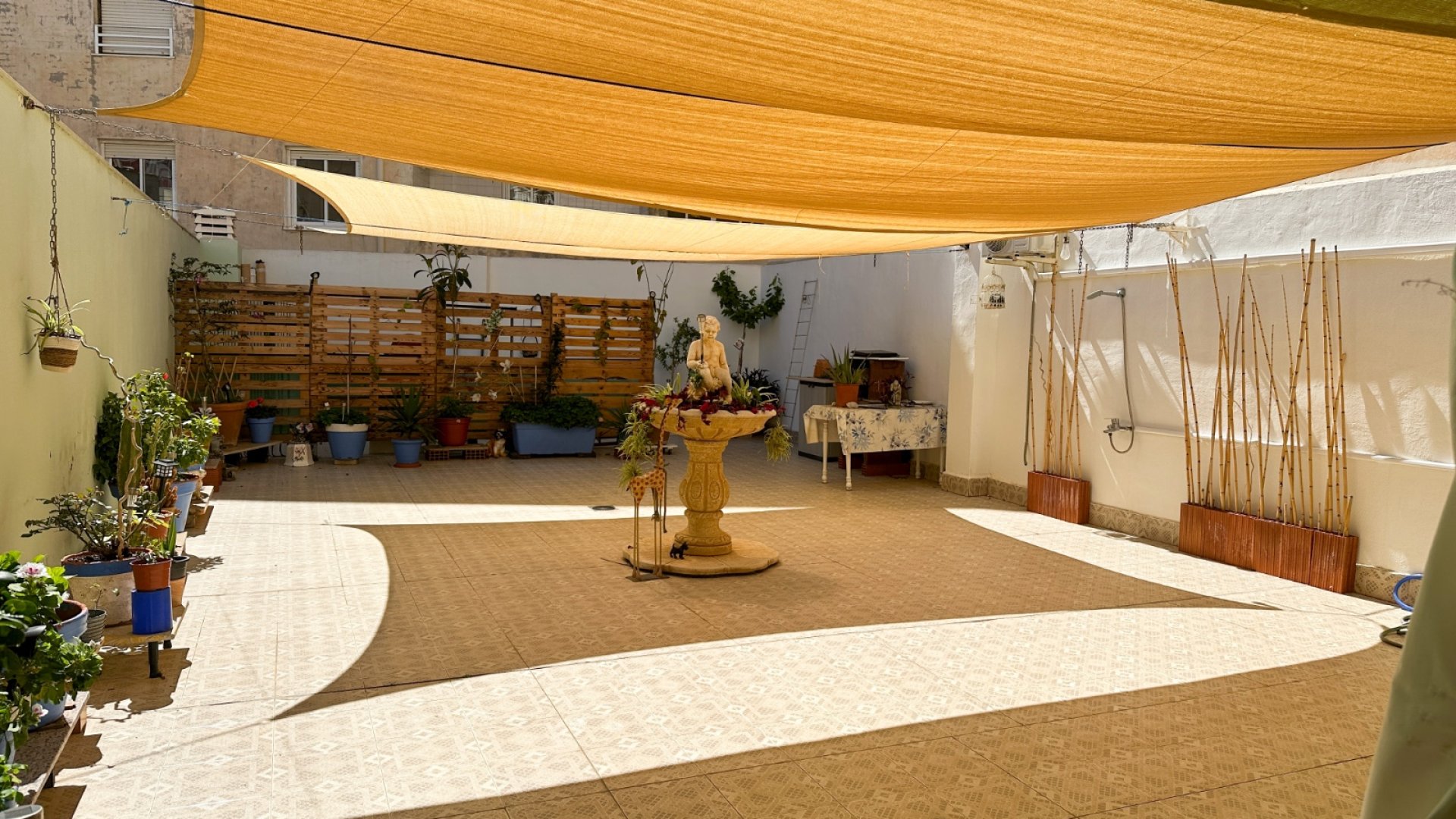 Reventa - Apartamentos -
Torrevieja - Center