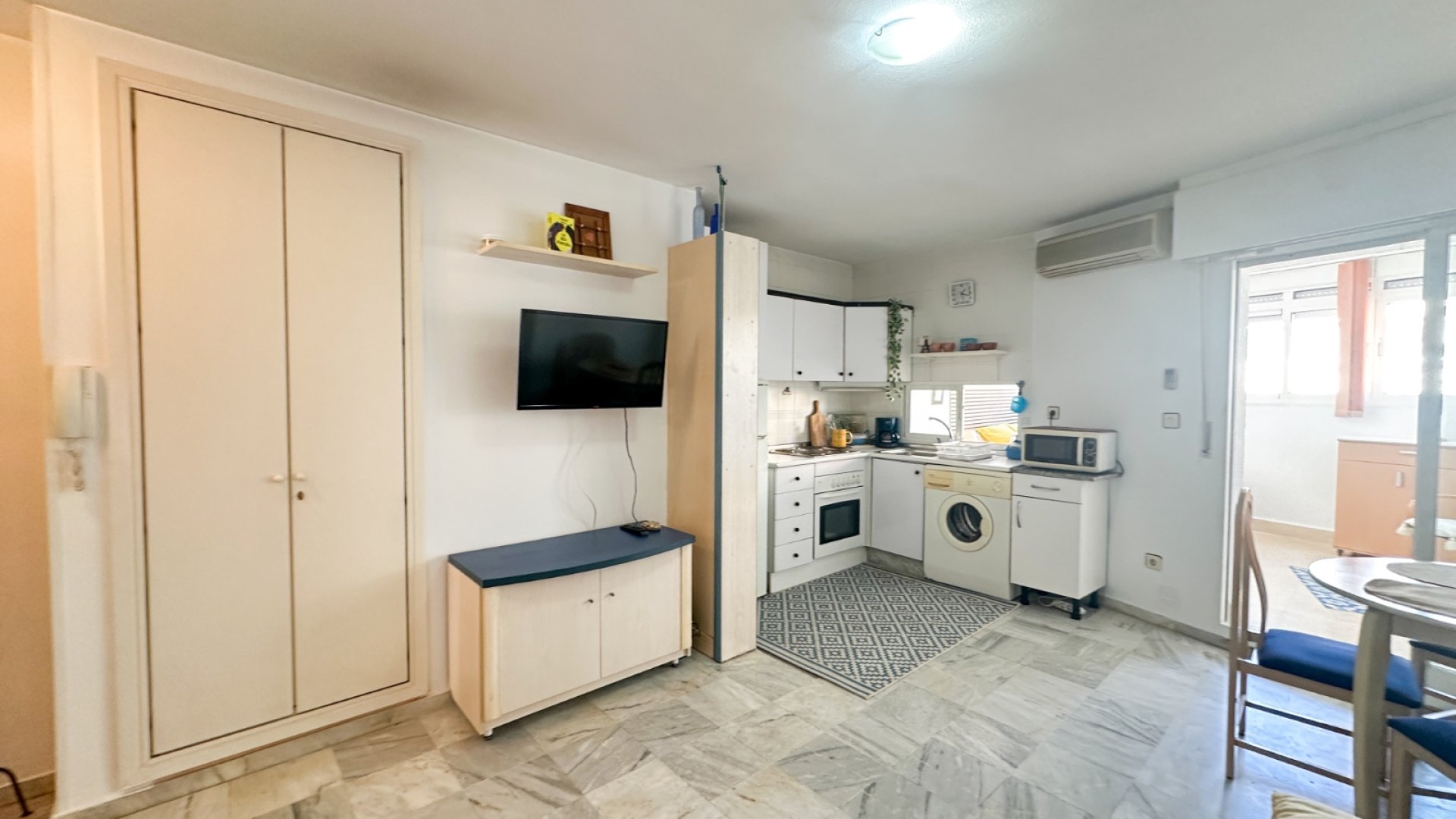 Reventa - Apartamentos -
Torrevieja - Center