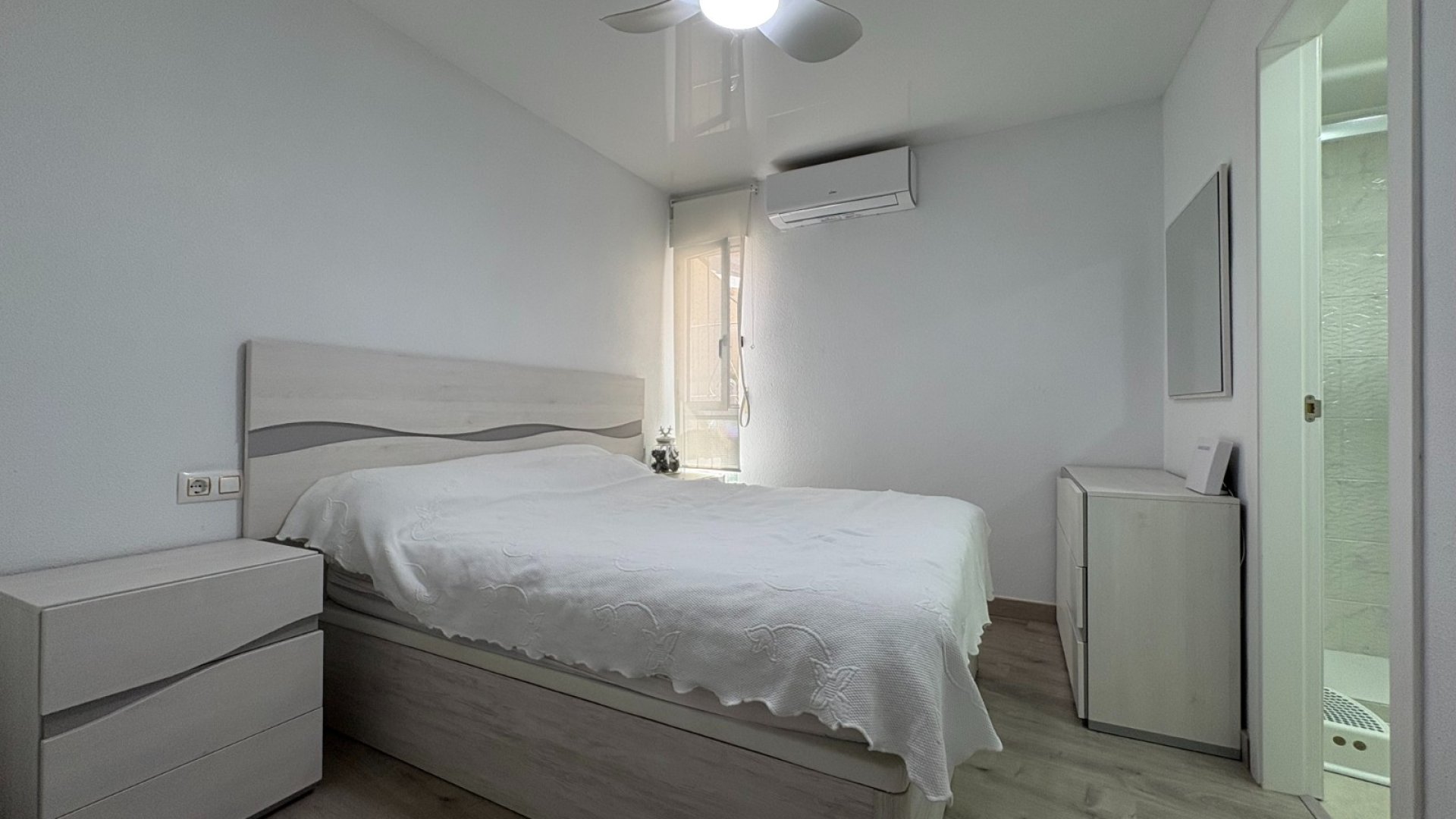 Reventa - Apartamentos -
Torrevieja - Center
