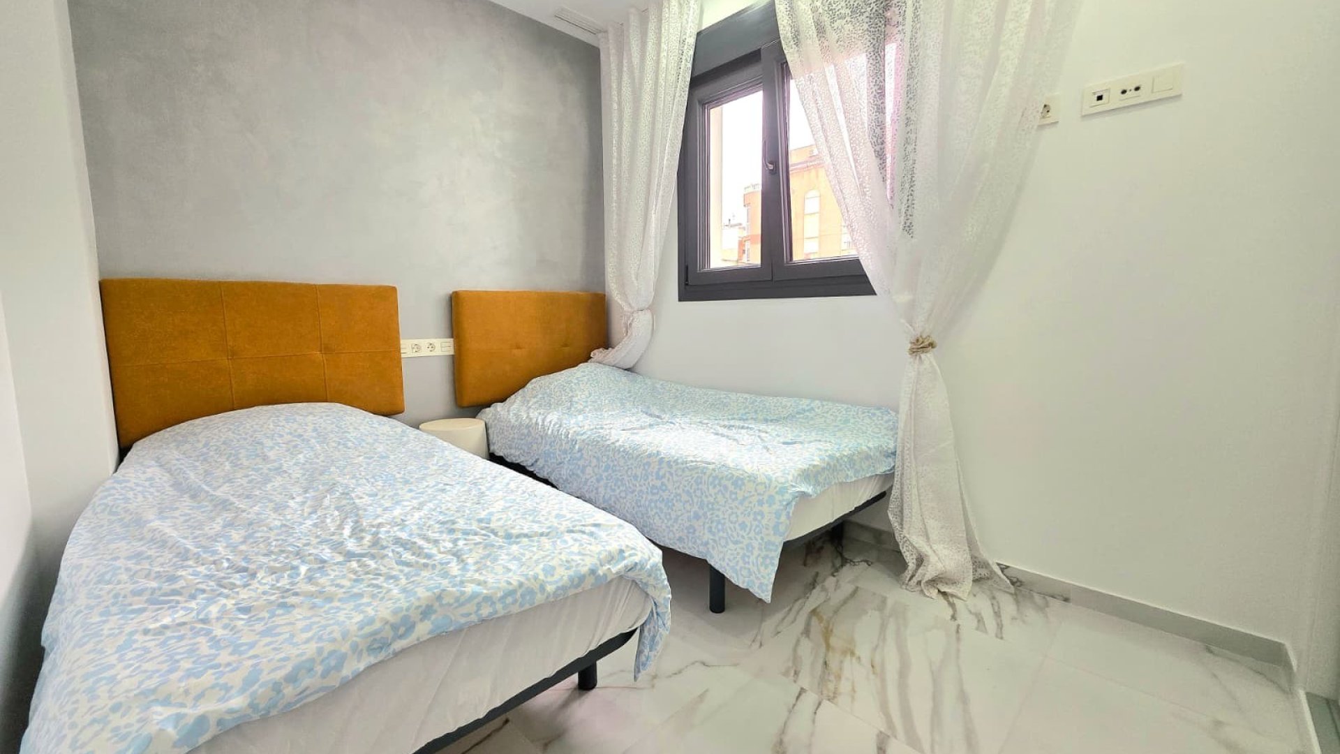Reventa - Apartamentos -
Torrevieja - Center