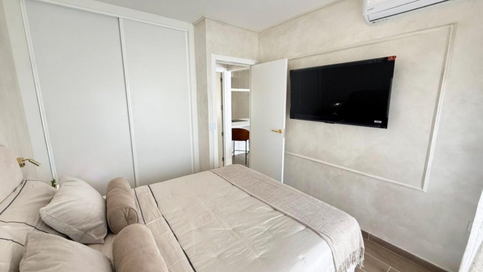 Reventa - Apartamentos -
Torrevieja - Center