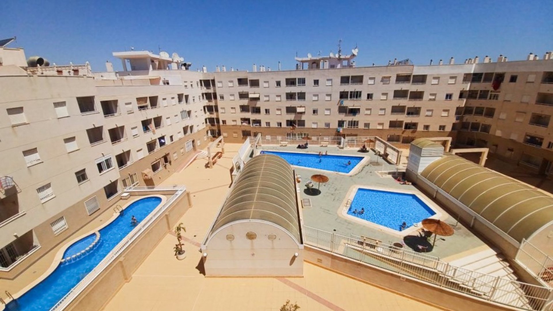 Reventa - Apartamentos -
Torrevieja - Center
