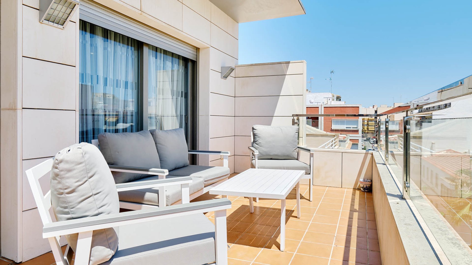 Reventa - Apartamentos -
Torrevieja - Center