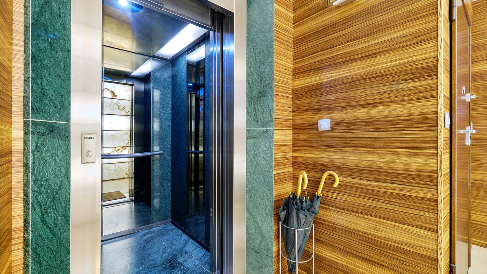 Reventa - Apartamentos -
Torrevieja - Center