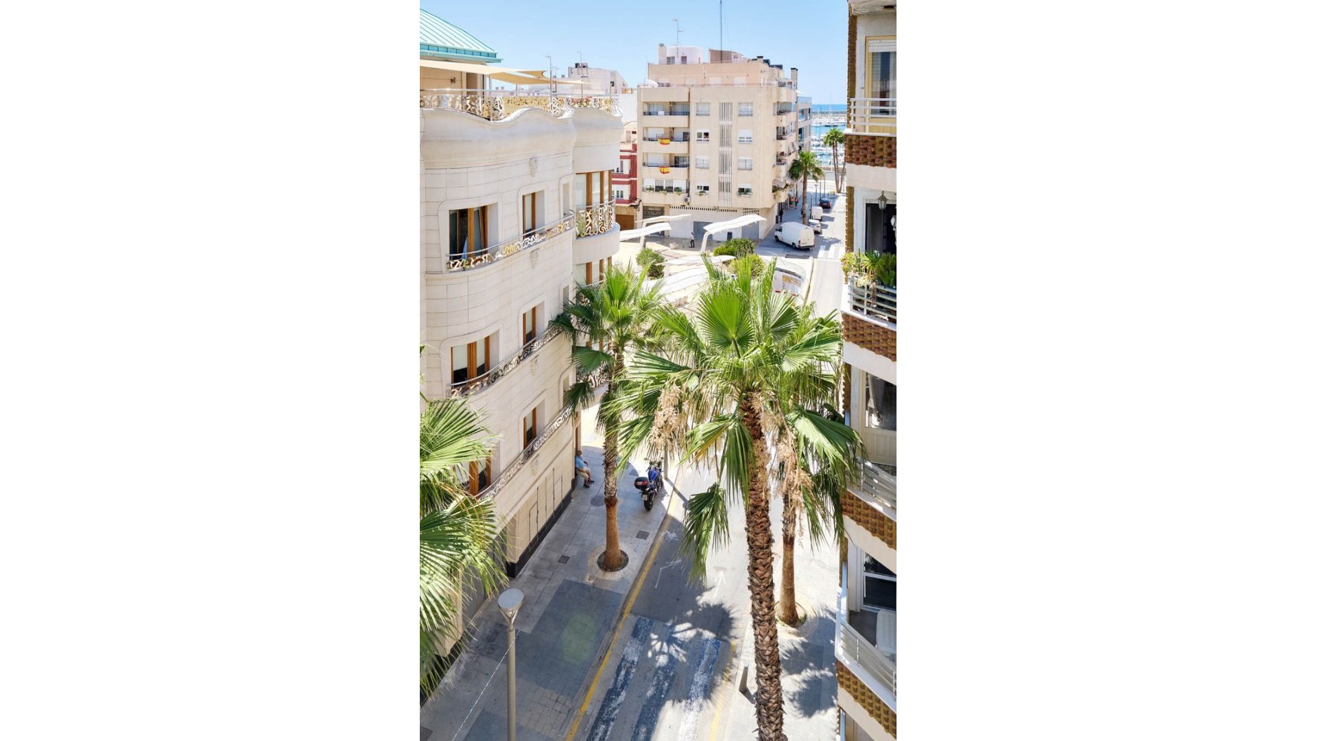 Reventa - Apartamentos -
Torrevieja - Center