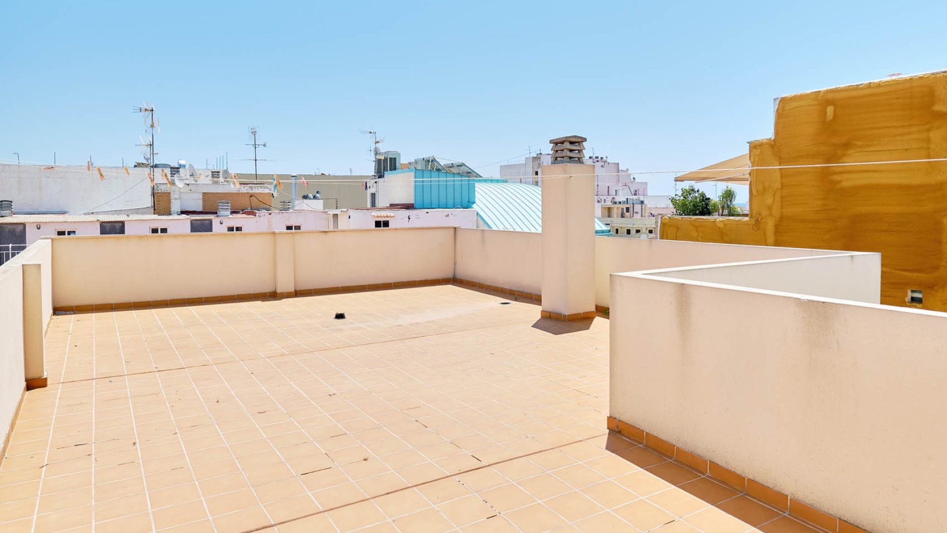 Reventa - Apartamentos -
Torrevieja - Center