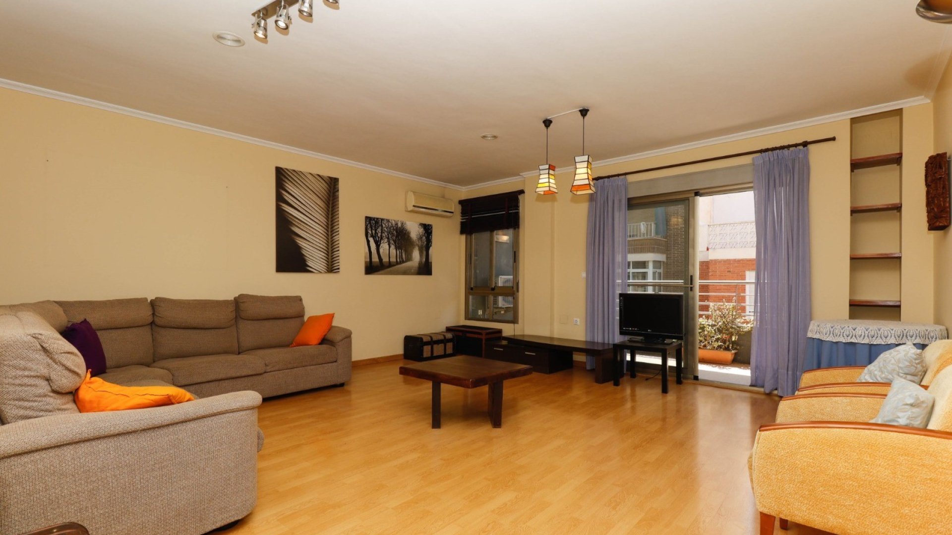 Reventa - Apartamentos -
Torrevieja - Center