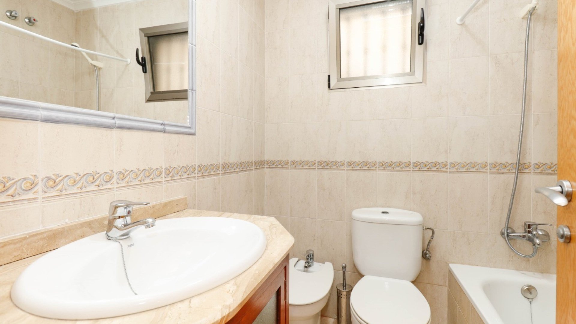 Reventa - Apartamentos -
Torrevieja - Center