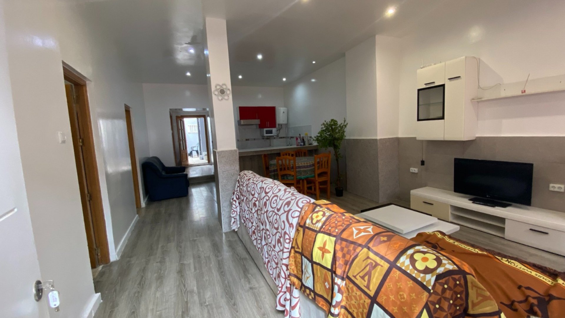 Reventa - Apartamentos -
Torrevieja - Center