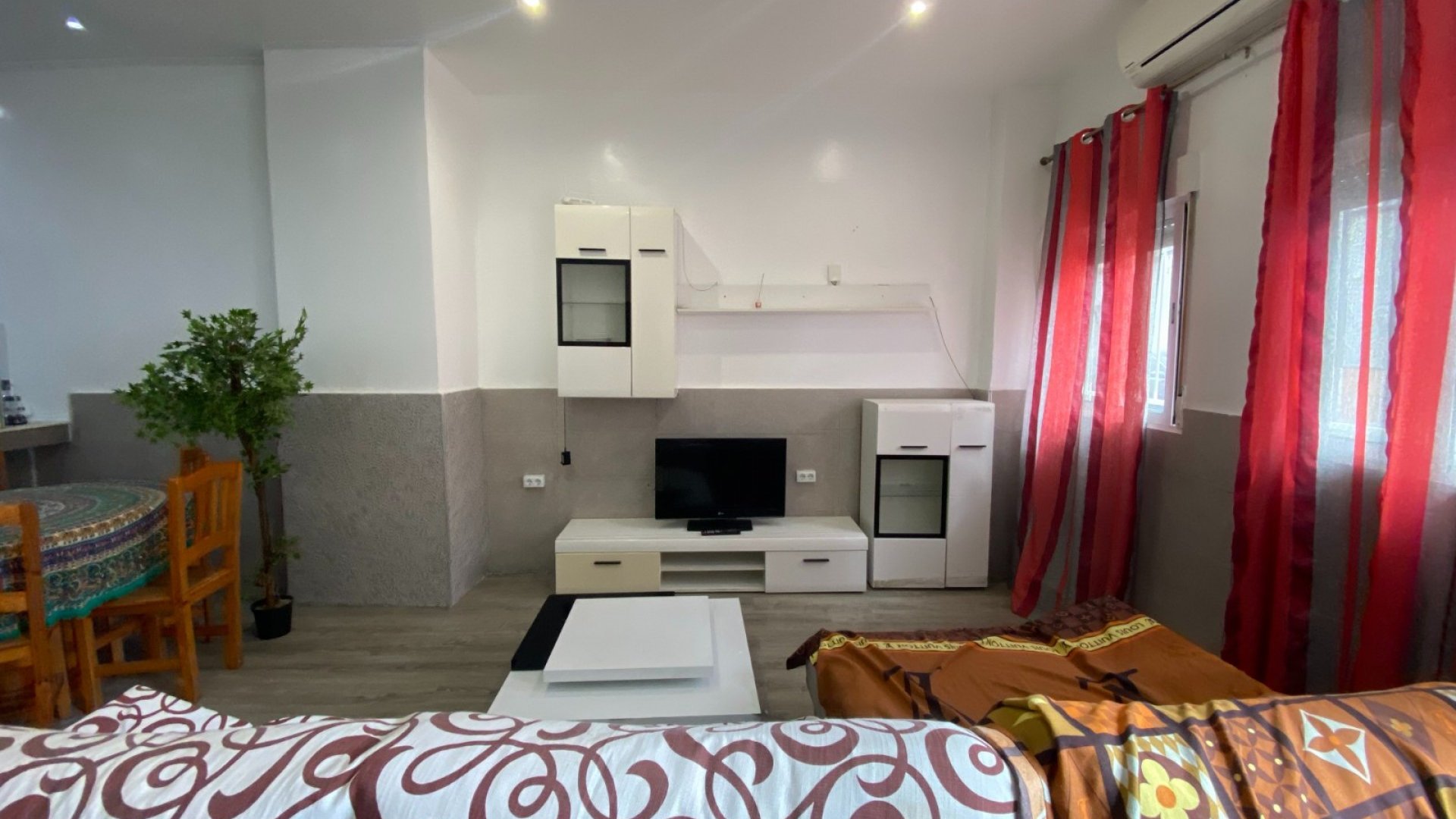 Reventa - Apartamentos -
Torrevieja - Center