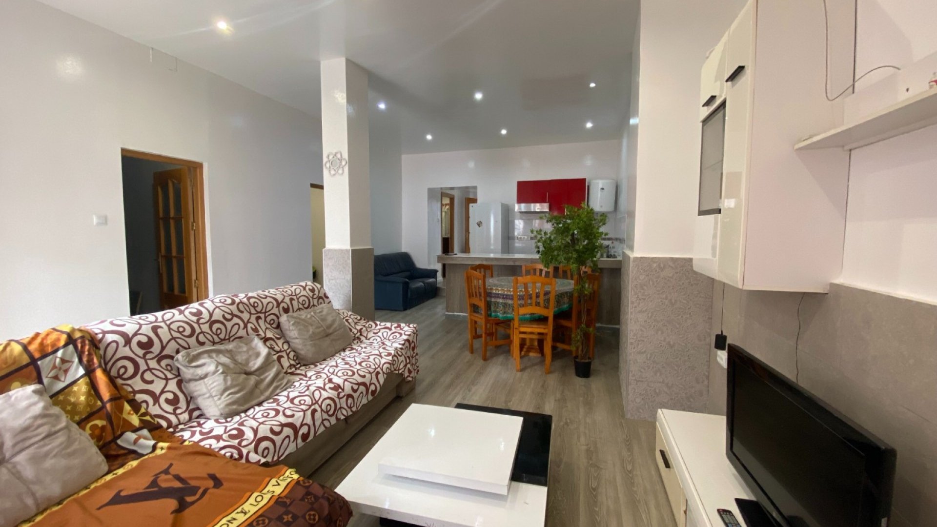 Reventa - Apartamentos -
Torrevieja - Center
