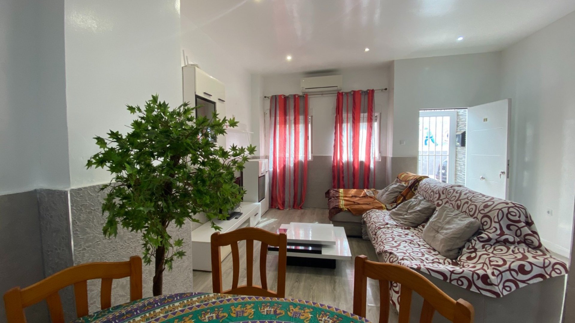 Reventa - Apartamentos -
Torrevieja - Center