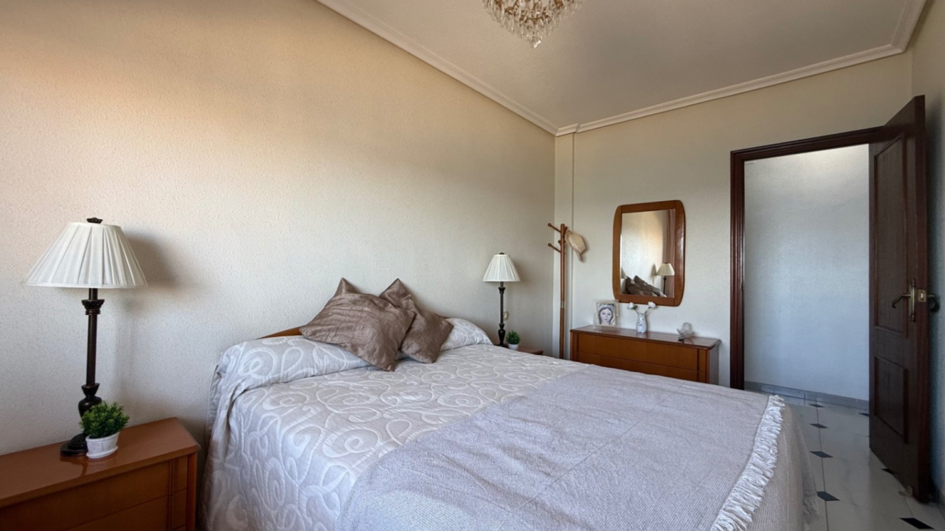 Reventa - Apartamentos -
Torrevieja - Costa Blanca