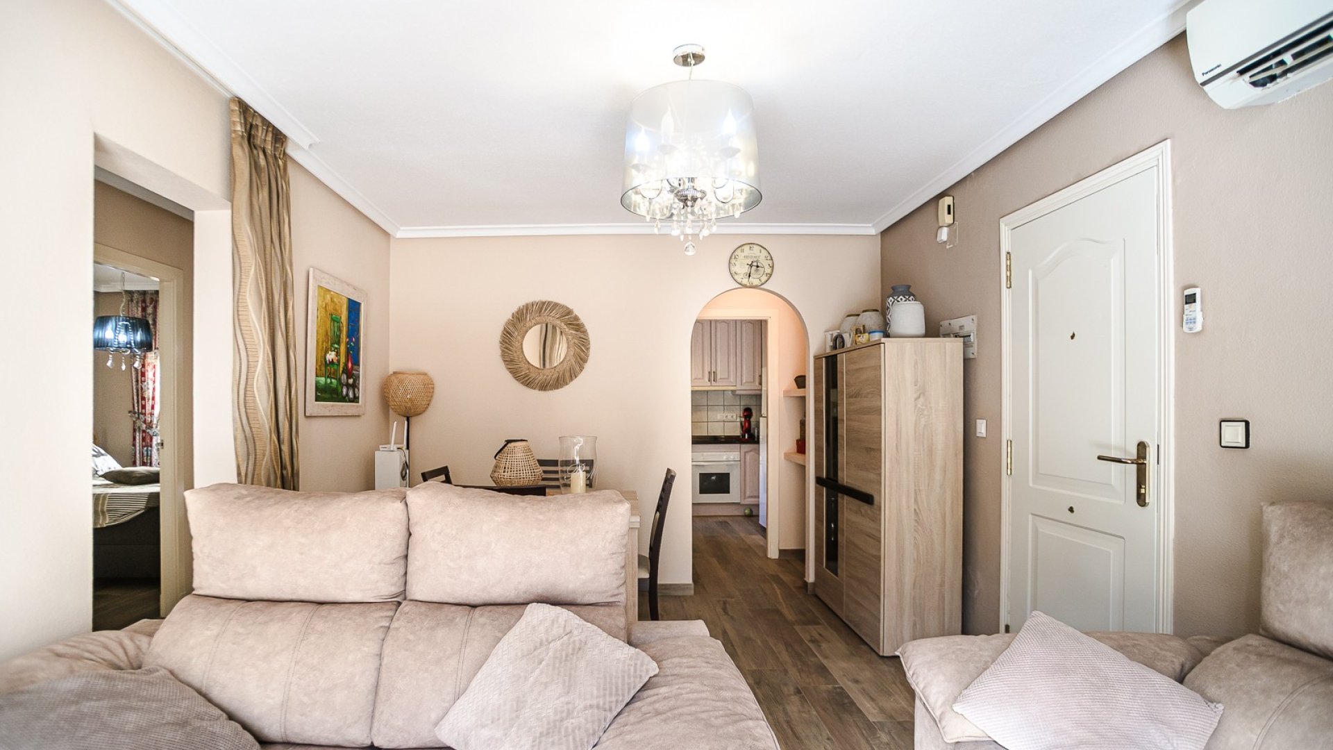 Reventa - Apartamentos -
Torrevieja - El Chaparral