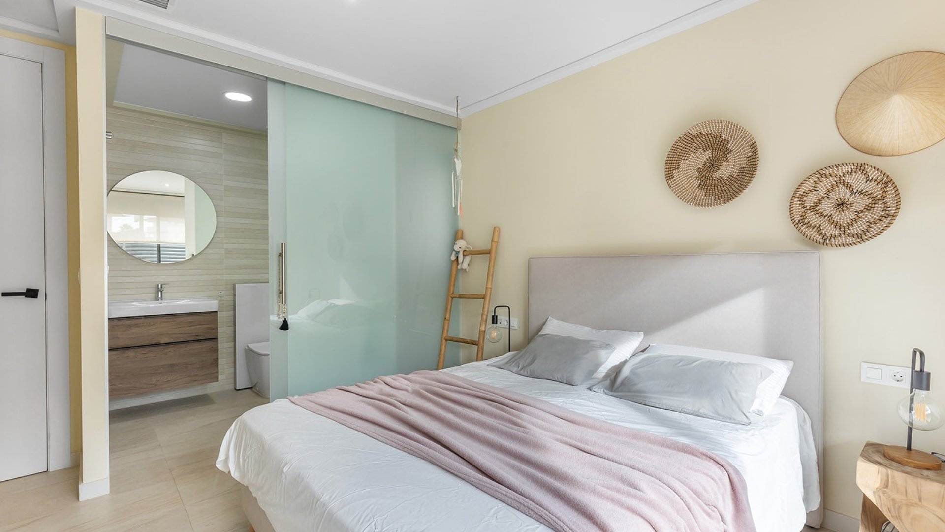 Reventa - Apartamentos -
Torrevieja - La Mata