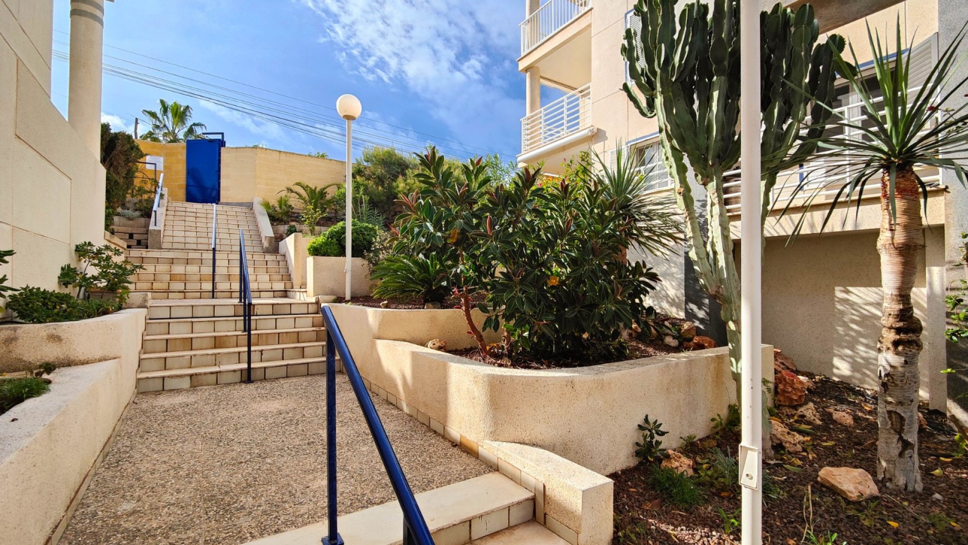 Reventa - Apartamentos -
Torrevieja - La Mata