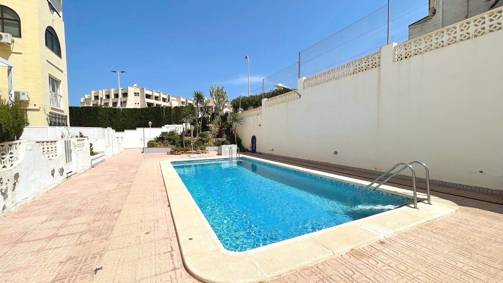 Reventa - Apartamentos -
Torrevieja - La Mata