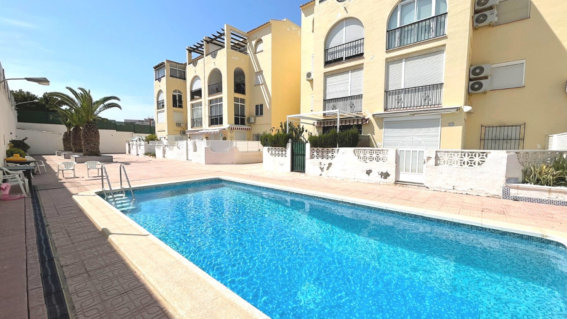 Reventa - Apartamentos -
Torrevieja - La Mata