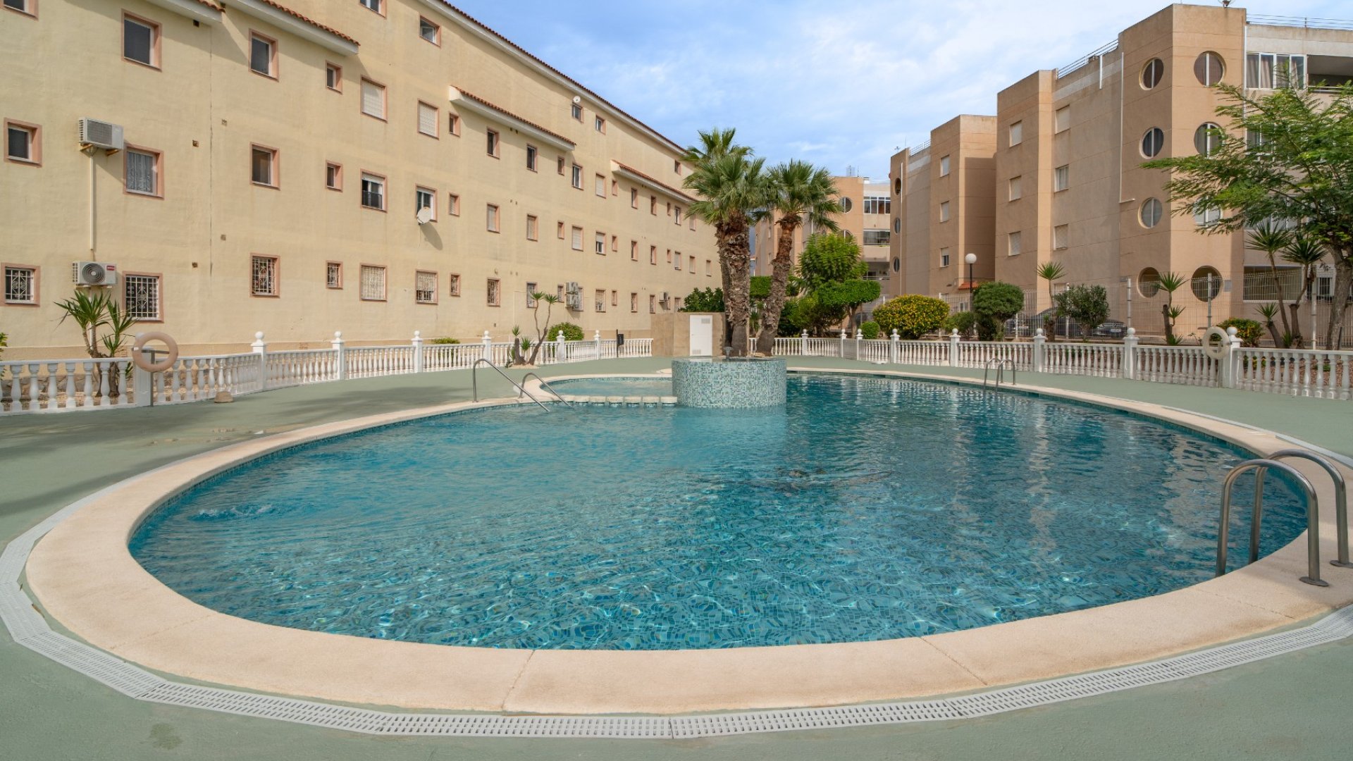 Reventa - Apartamentos -
Torrevieja - La Siesta