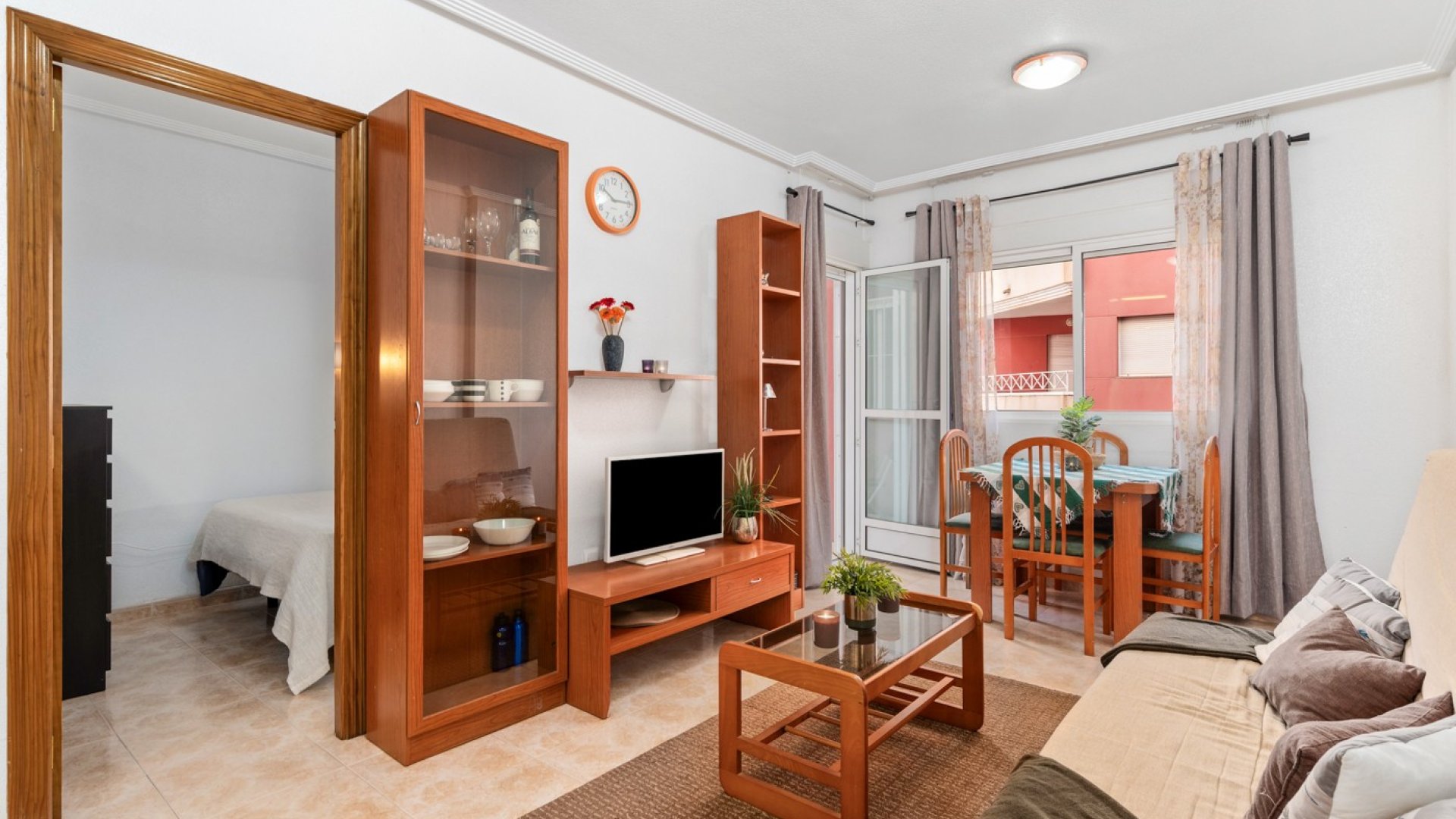 Reventa - Apartamentos -
Torrevieja - Parque de las Naciones