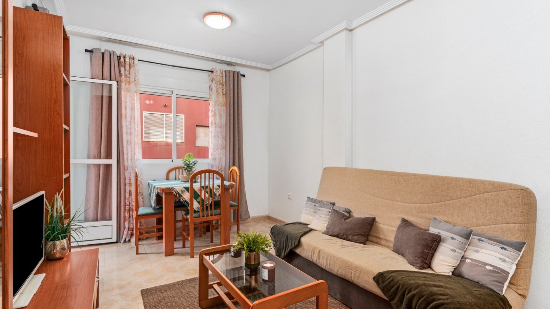 Reventa - Apartamentos -
Torrevieja - Parque de las Naciones