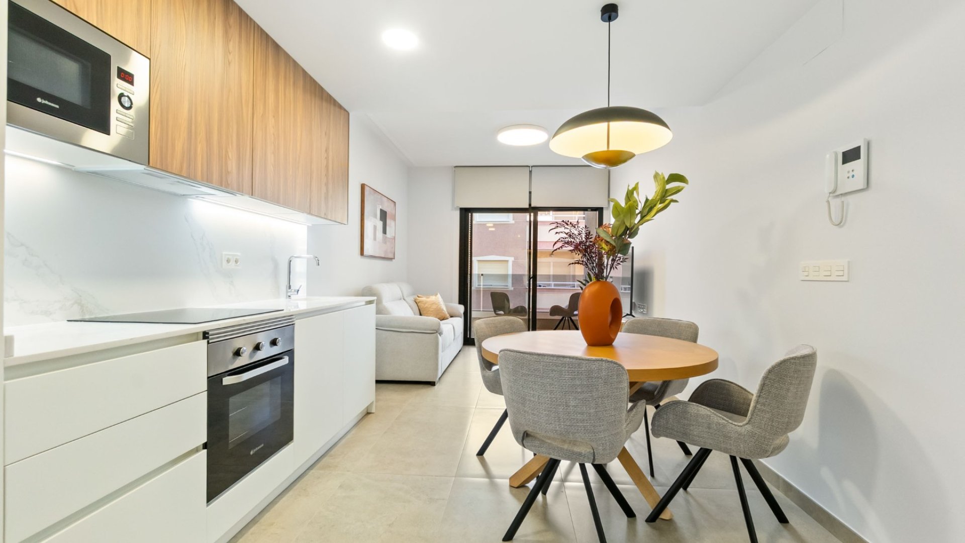 Reventa - Apartamentos -
Torrevieja - Playa de El Cura