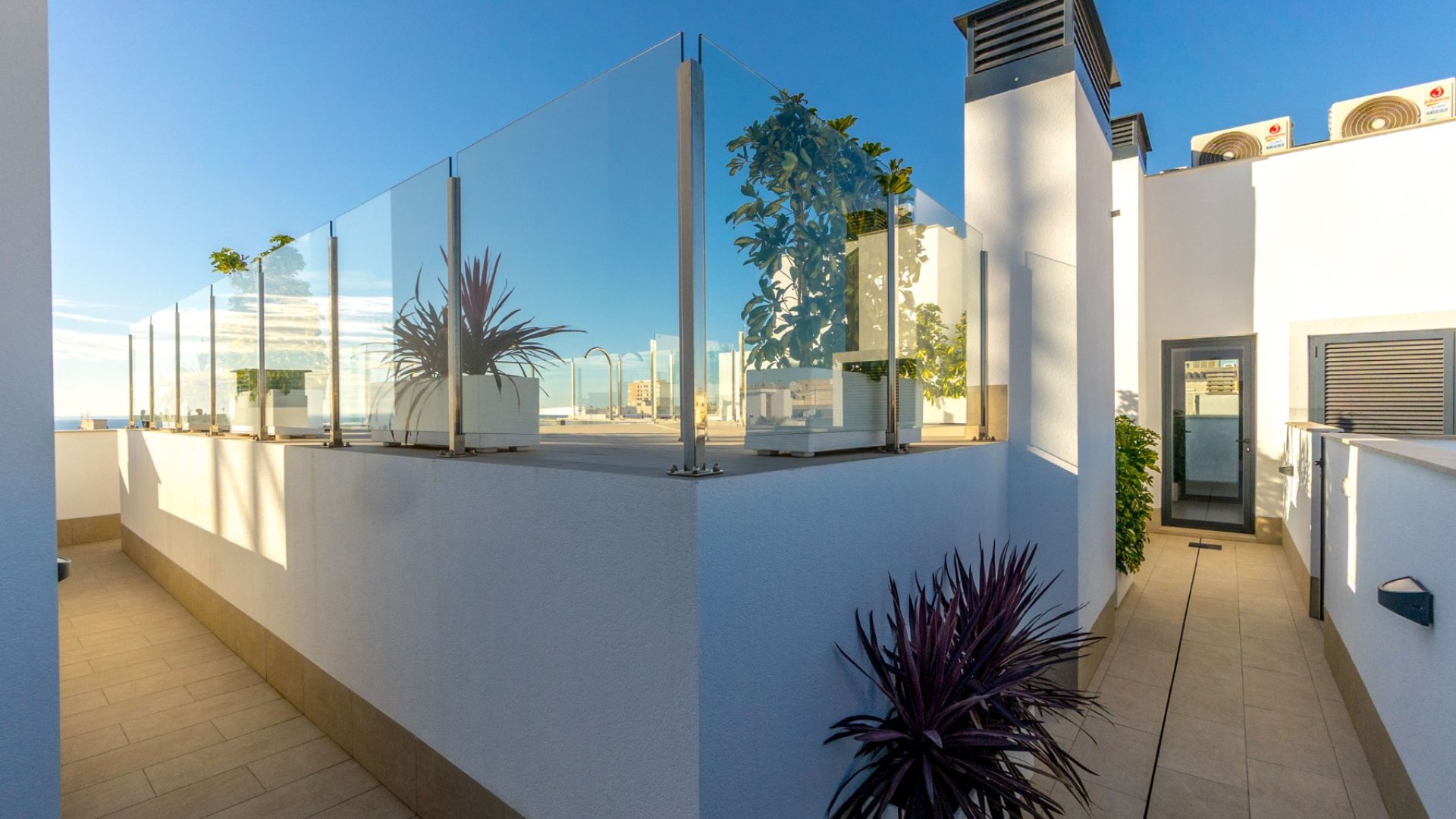 Reventa - Apartamentos -
Torrevieja - Playa de El Cura