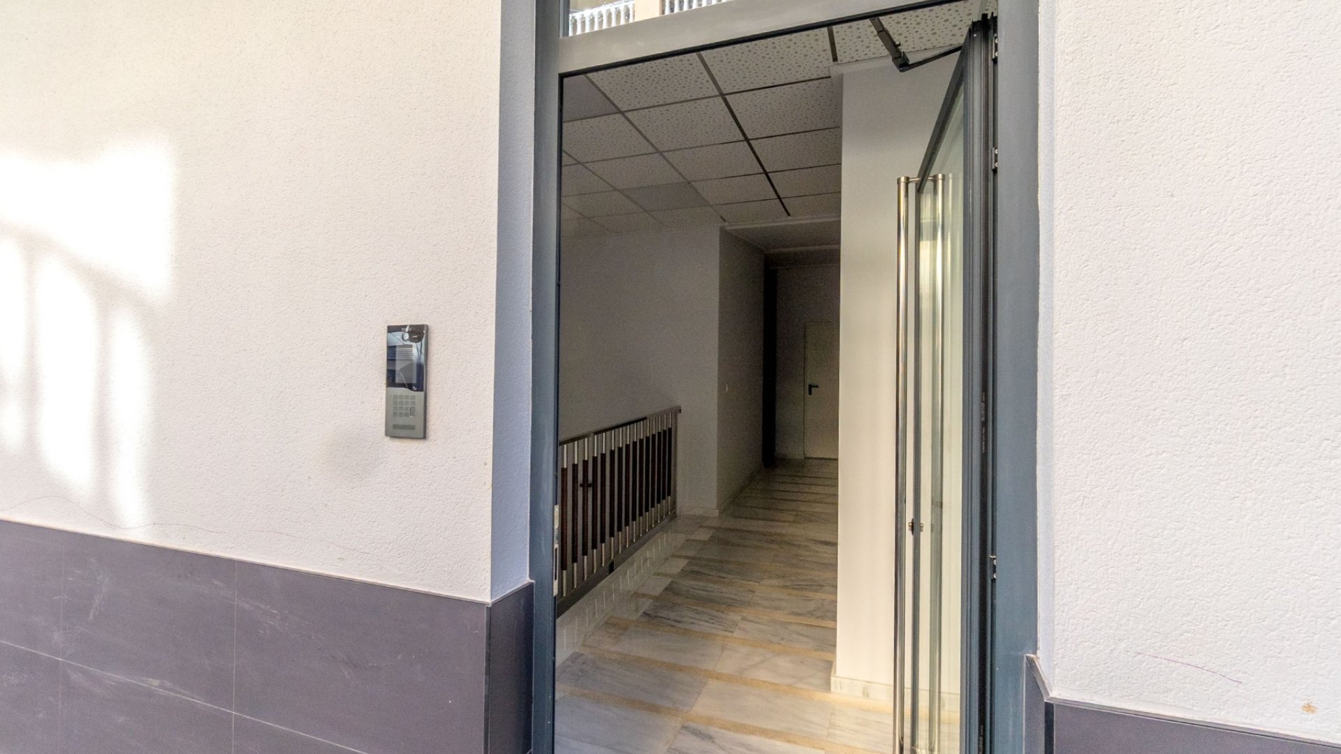 Reventa - Apartamentos -
Torrevieja - Playa de El Cura