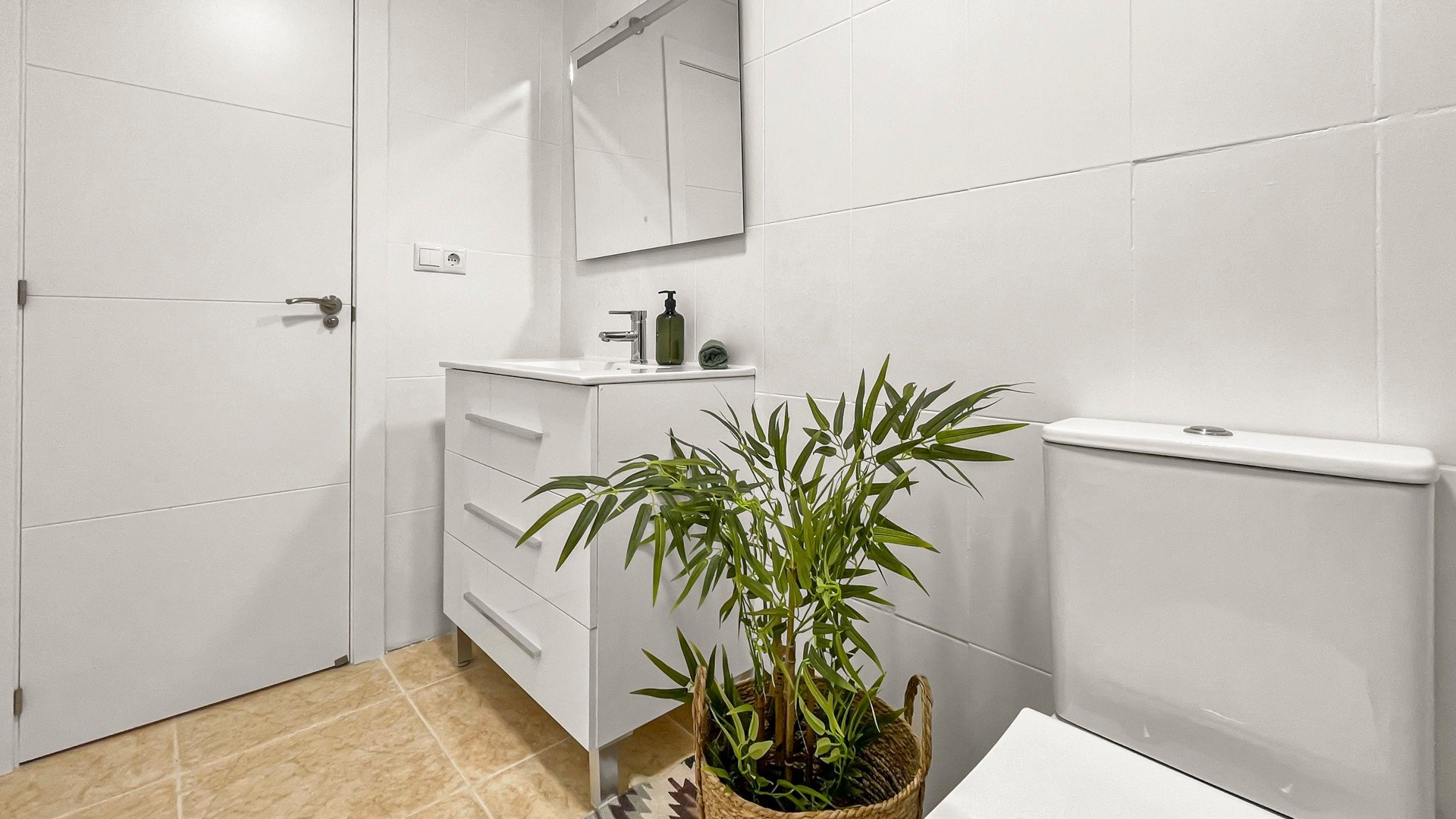 Reventa - Apartamentos -
Torrevieja - Playa de los Locos