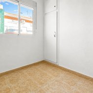 Reventa - Apartamentos -
Torrevieja - Playa de los Locos