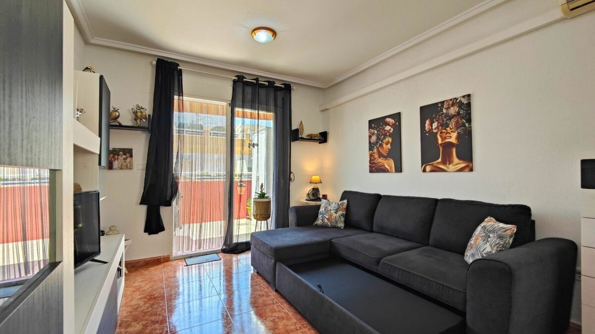 Reventa - Apartamentos -
Torrevieja - Playa del Cura