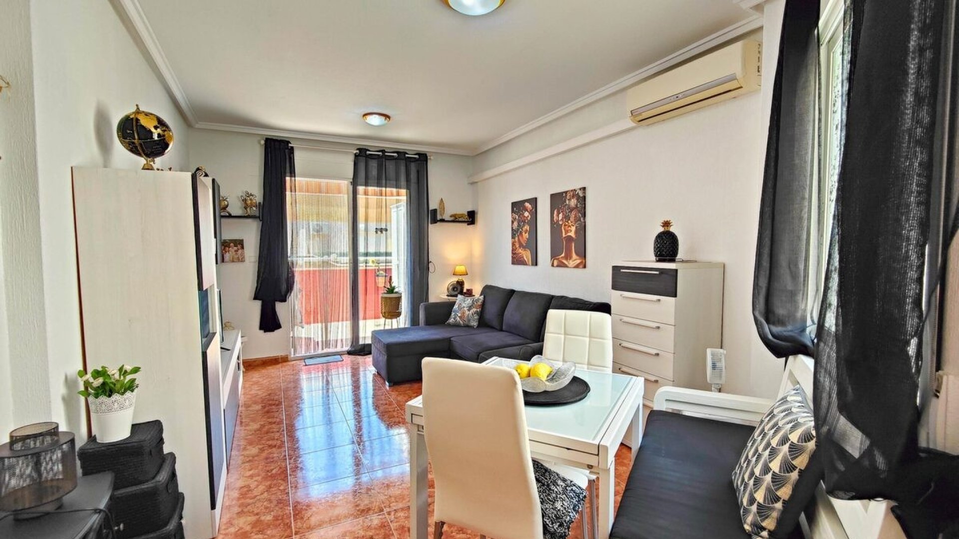 Reventa - Apartamentos -
Torrevieja - Playa del Cura
