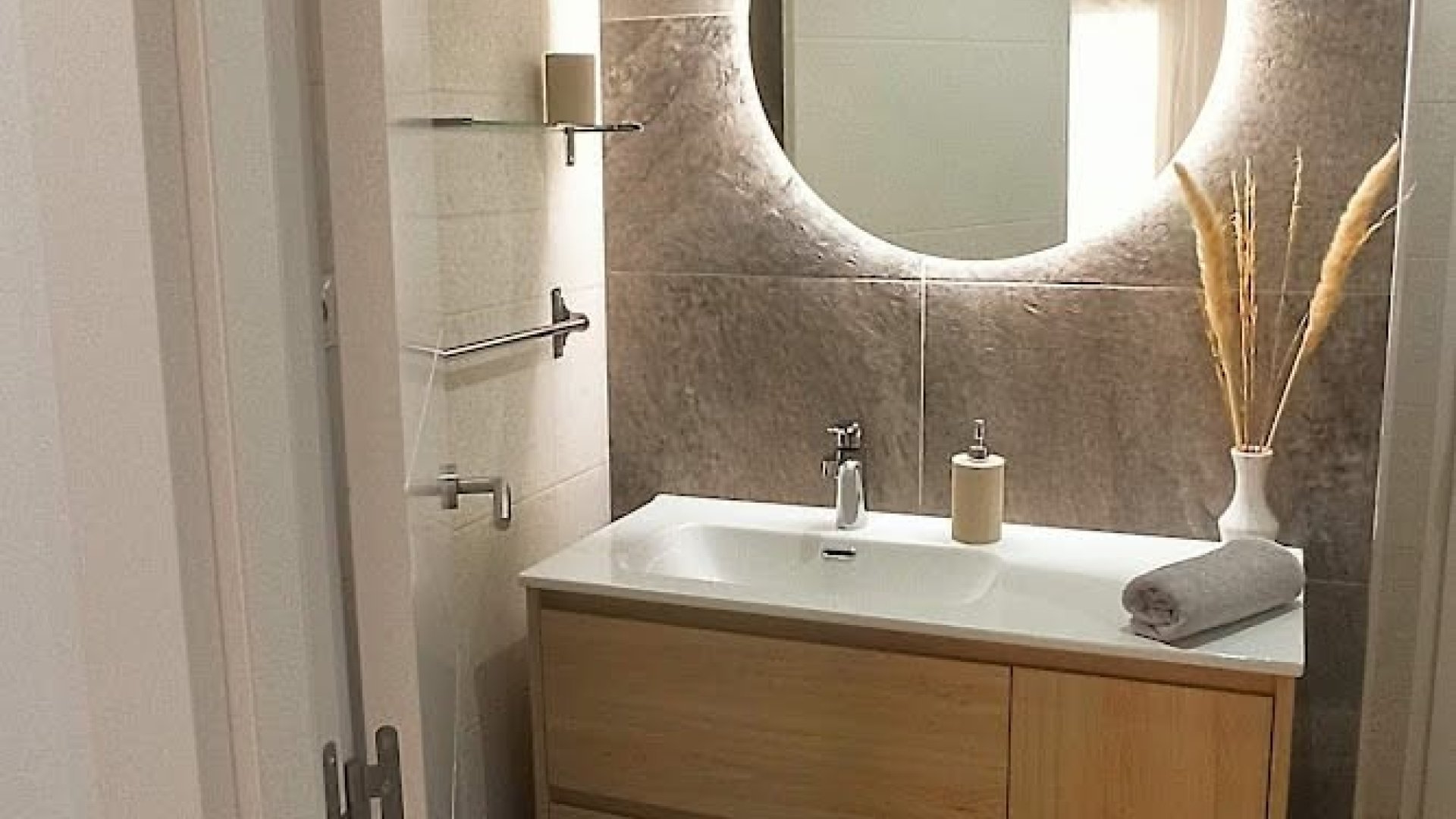 Reventa - Apartamentos -
Torrevieja - Playa del Cura