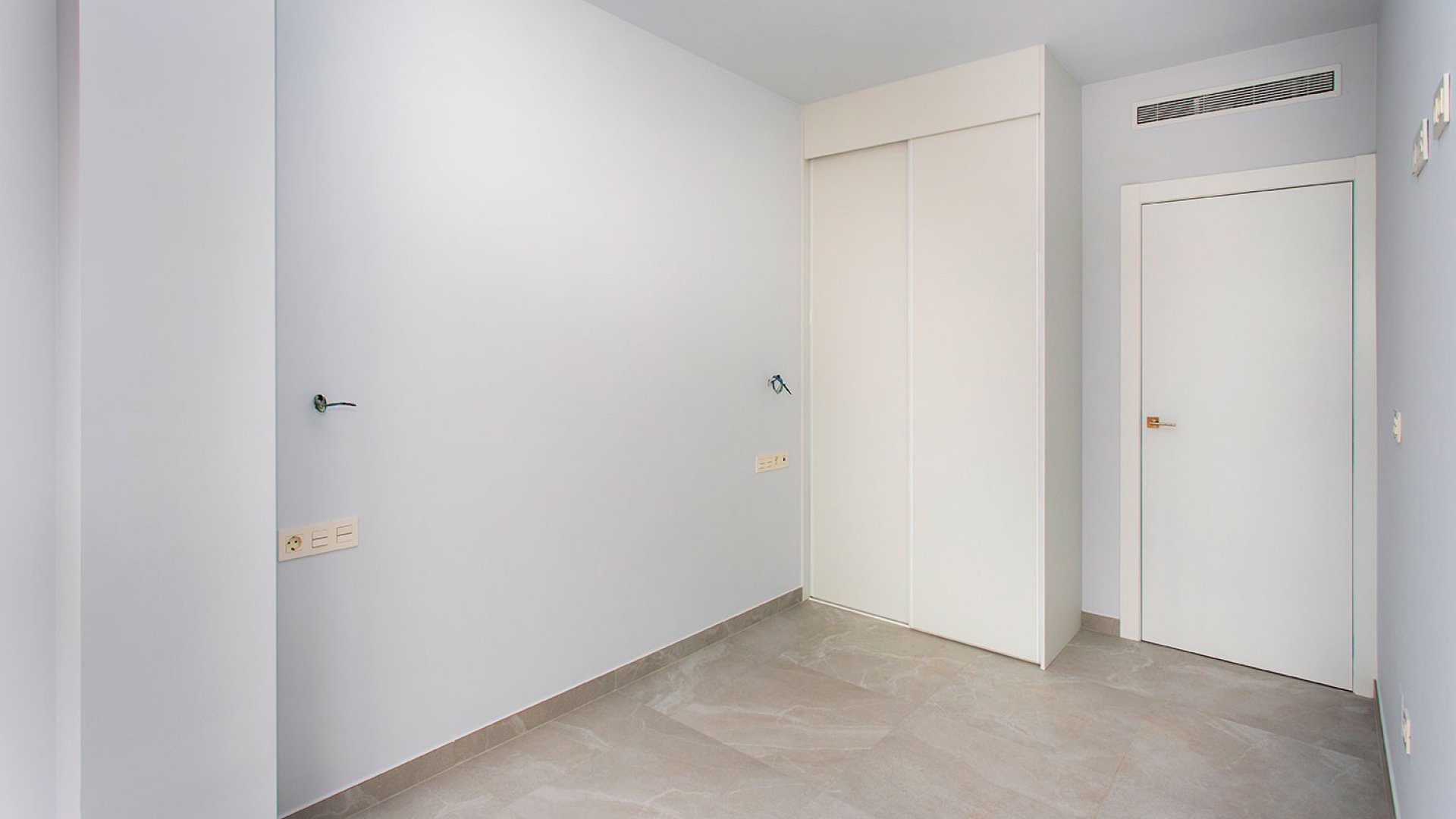 Reventa - Apartamentos -
Torrevieja - Playa del Cura