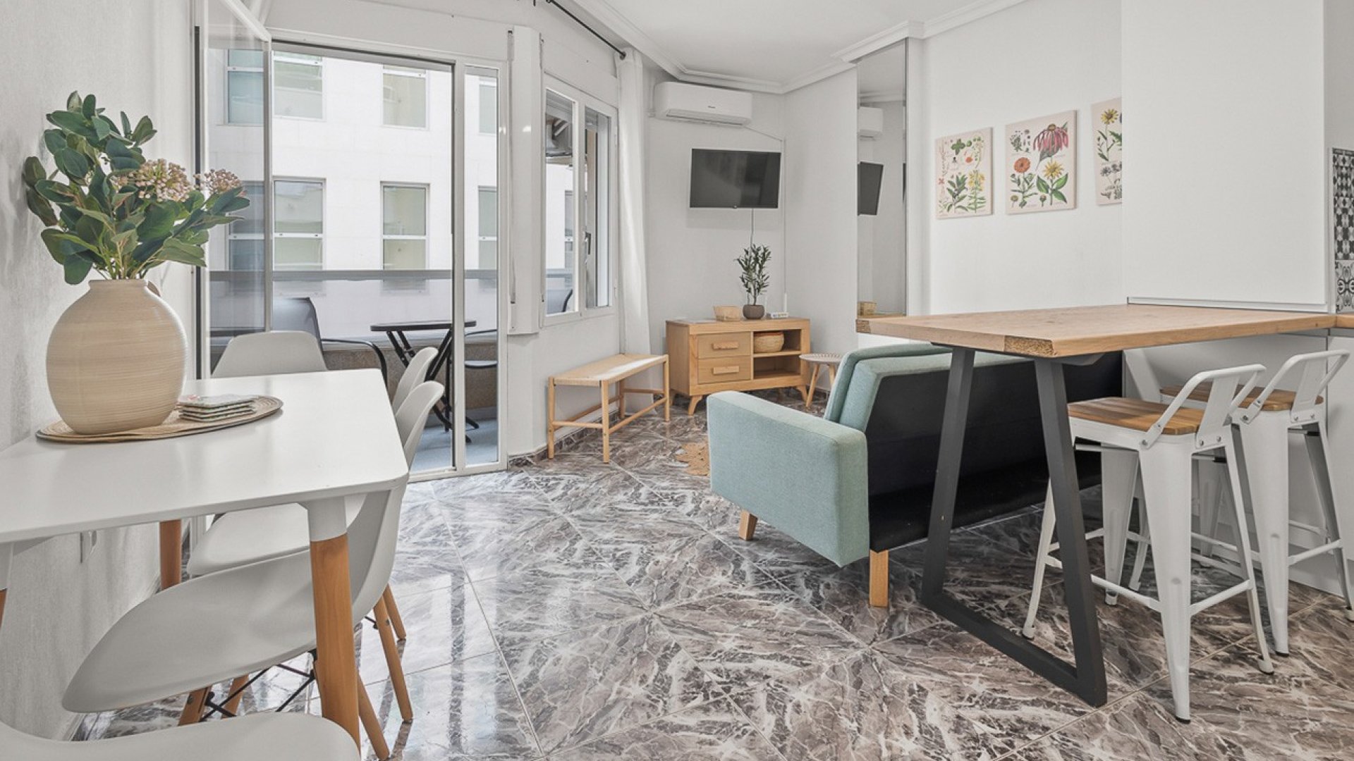 Reventa - Apartamentos -
Torrevieja - Playa del Cura