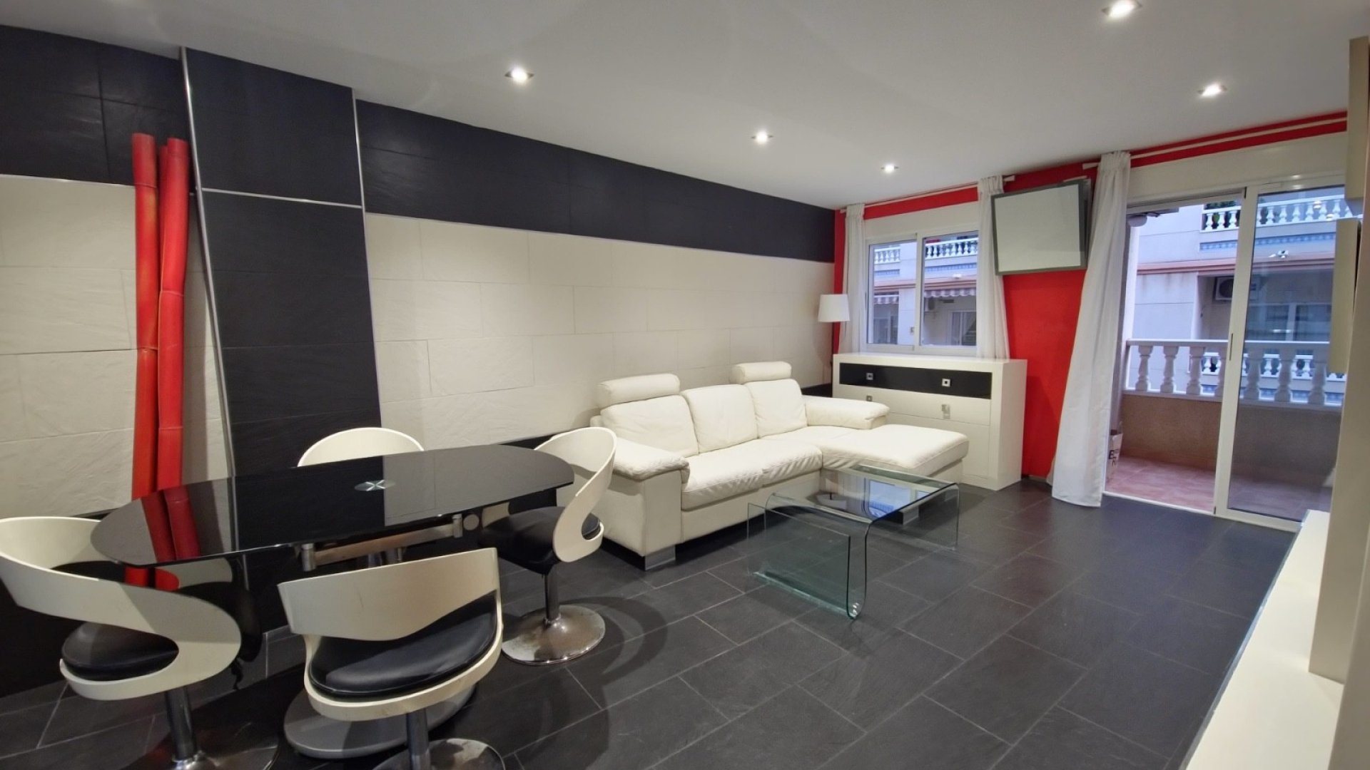 Reventa - Apartamentos -
Torrevieja - Playa del Cura