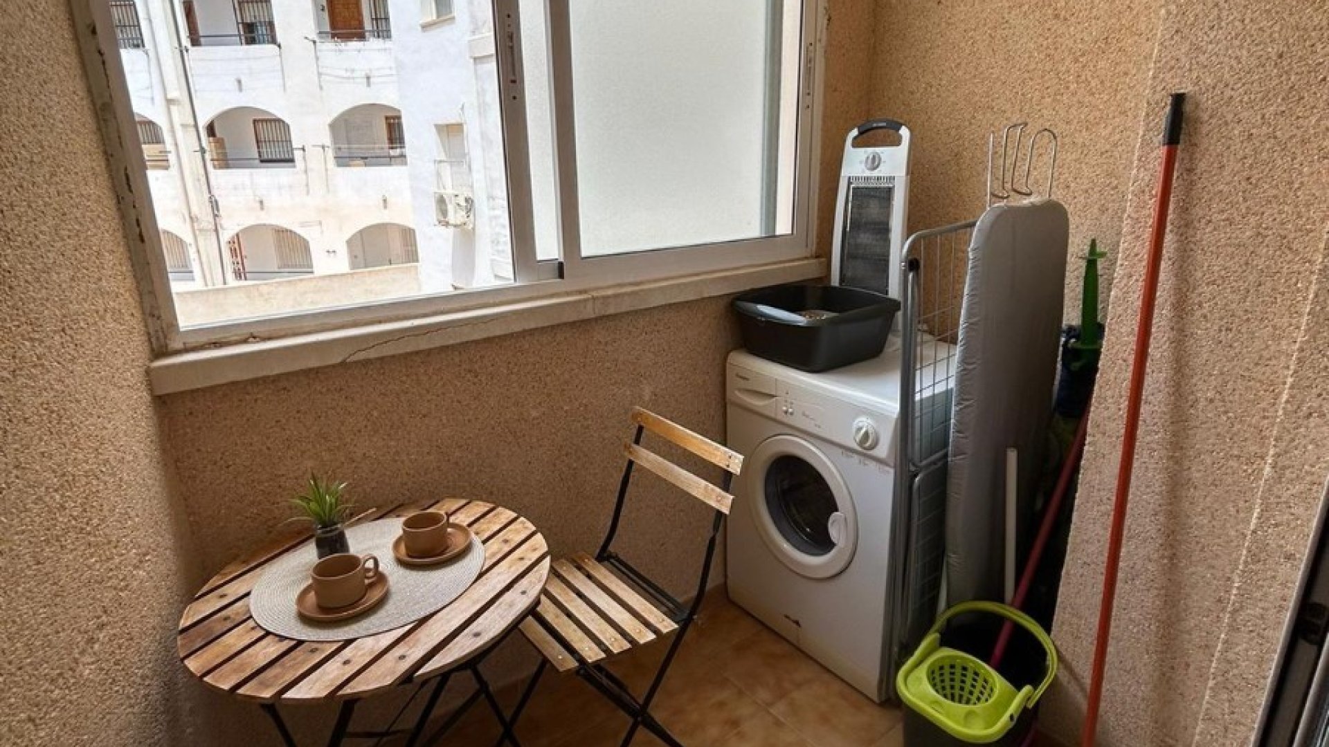 Reventa - Apartamentos -
Torrevieja - Playa Los Locos