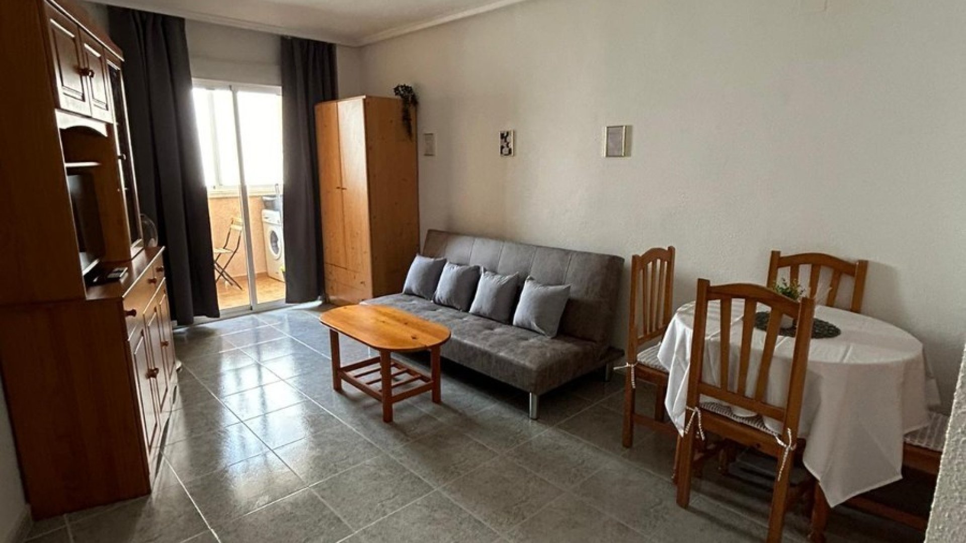 Reventa - Apartamentos -
Torrevieja - Playa Los Locos