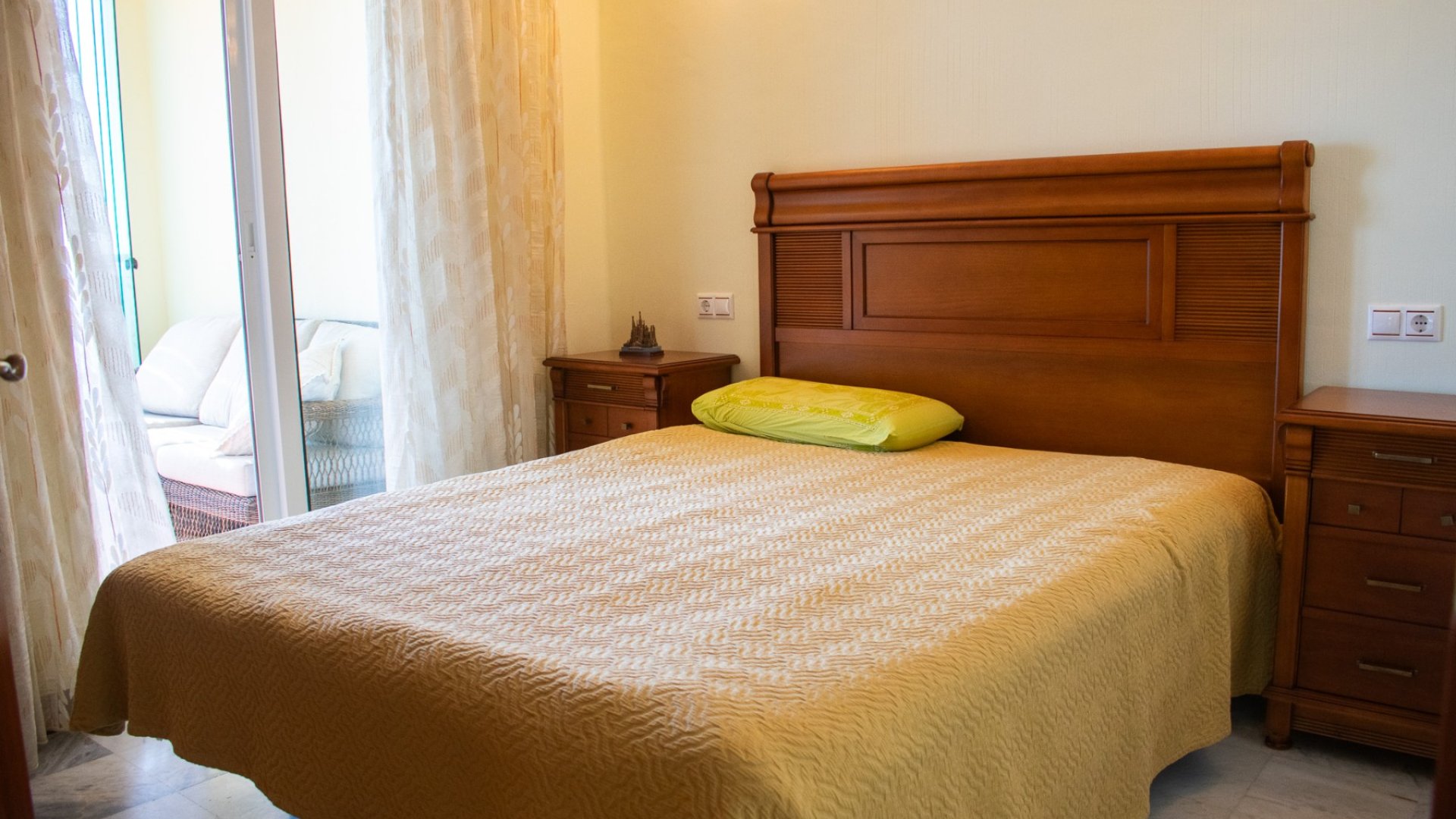 Reventa - Apartamentos -
Torrevieja - Playa Los Locos