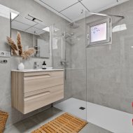 Reventa - Apartamentos -
Torrevieja - Playa Los Locos