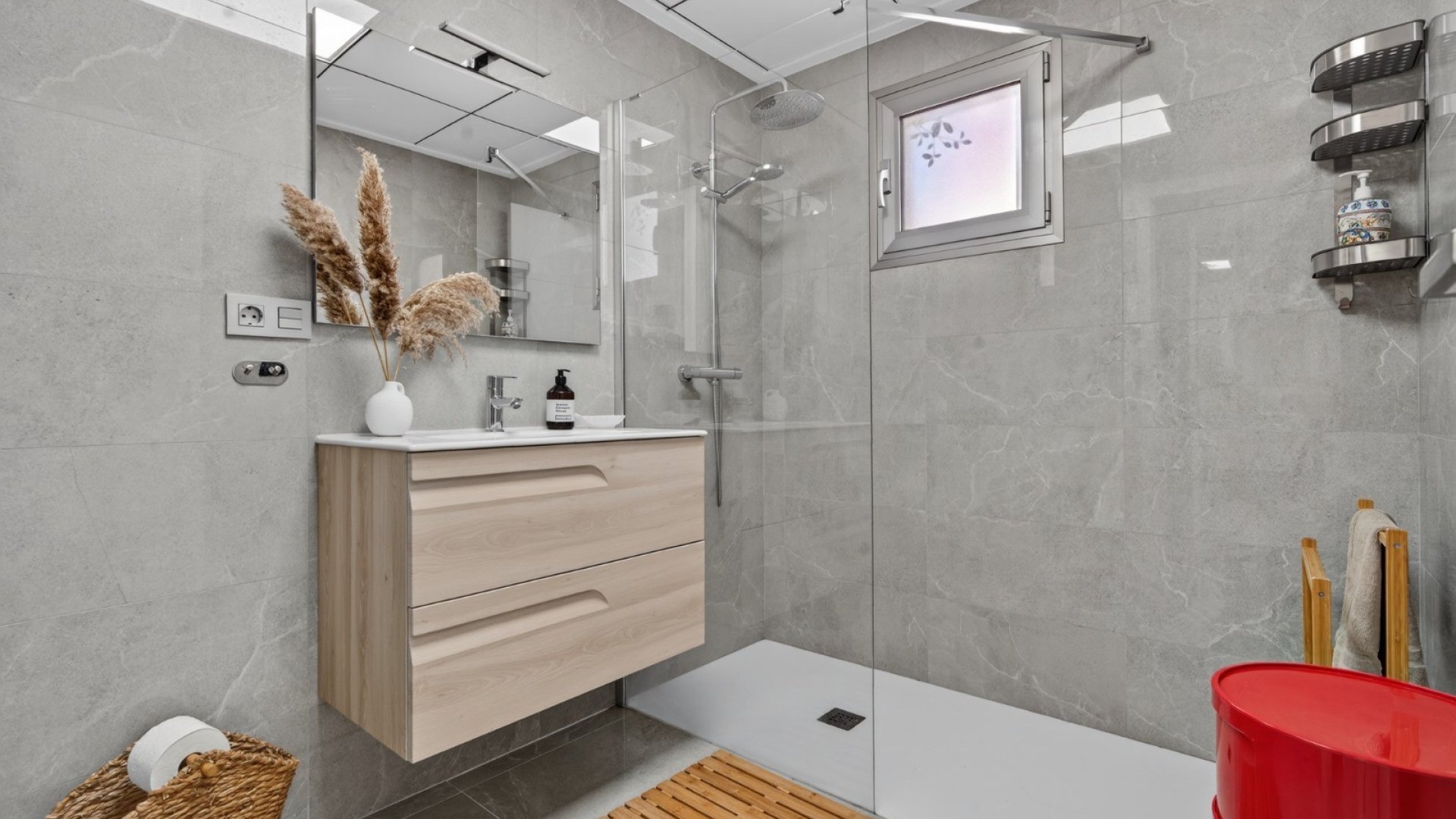 Reventa - Apartamentos -
Torrevieja - Playa Los Locos