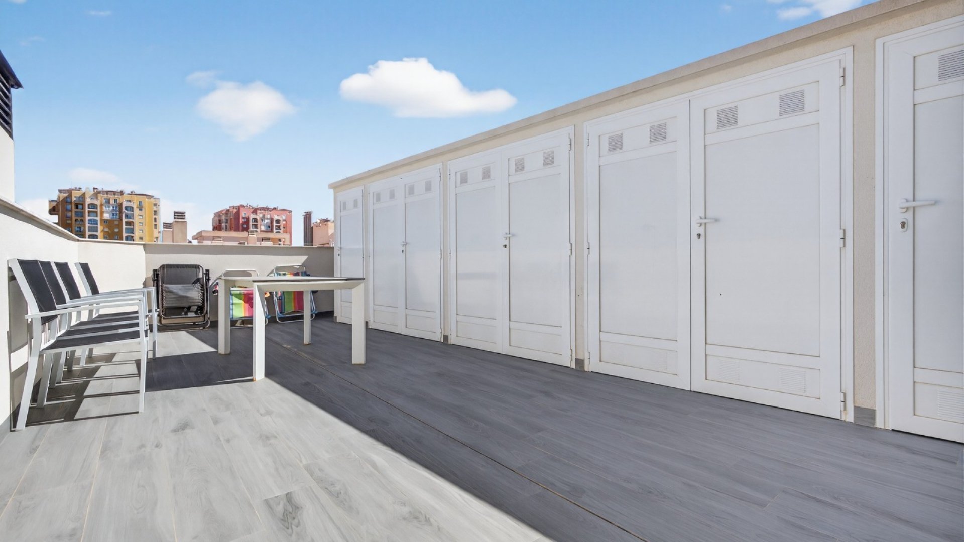 Reventa - Apartamentos -
Torrevieja - Playa Los Locos