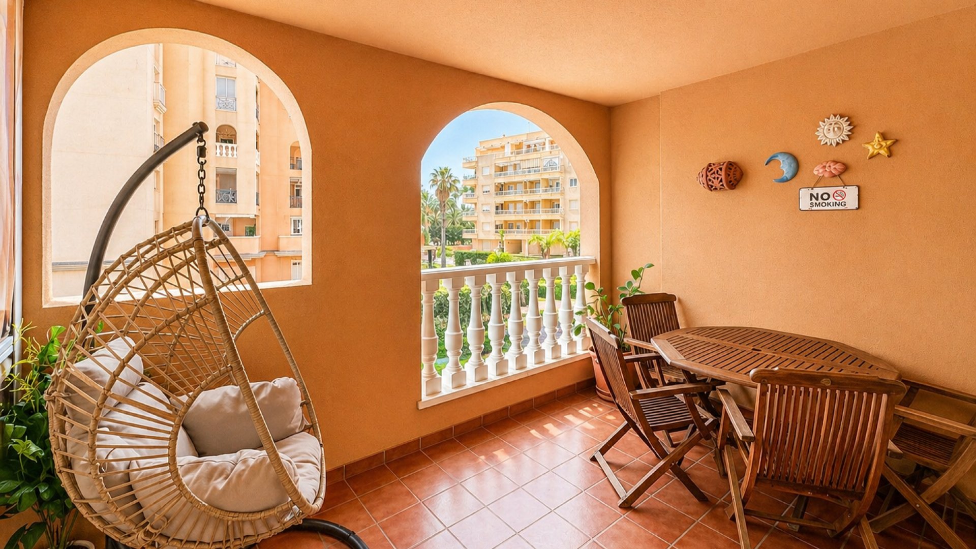 Reventa - Apartamentos -
Torrevieja - Playa Los Locos