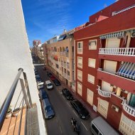 Reventa - Apartamentos -
Torrevieja - Playa Los Locos