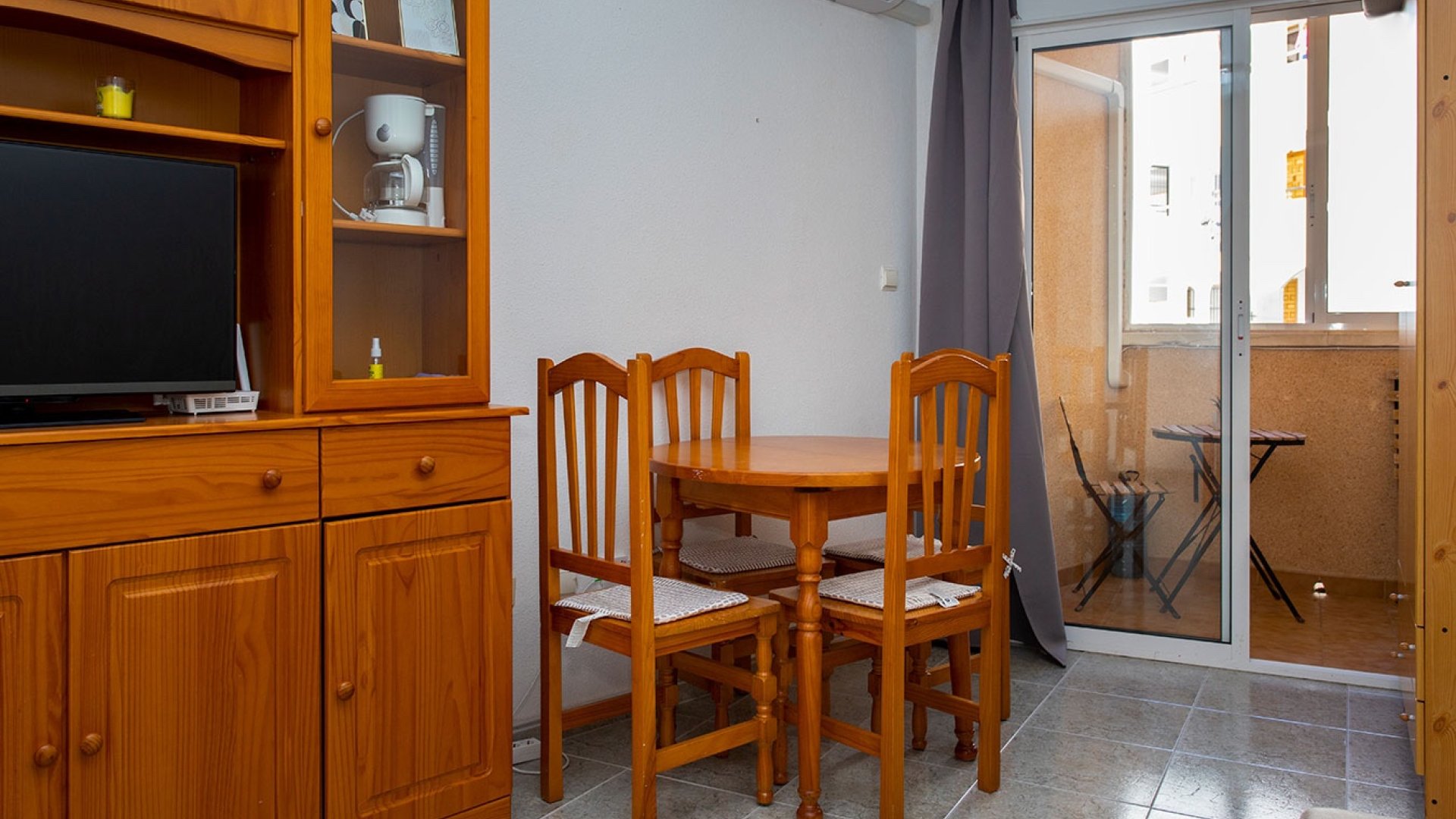 Reventa - Apartamentos -
Torrevieja - Playa Los Locos
