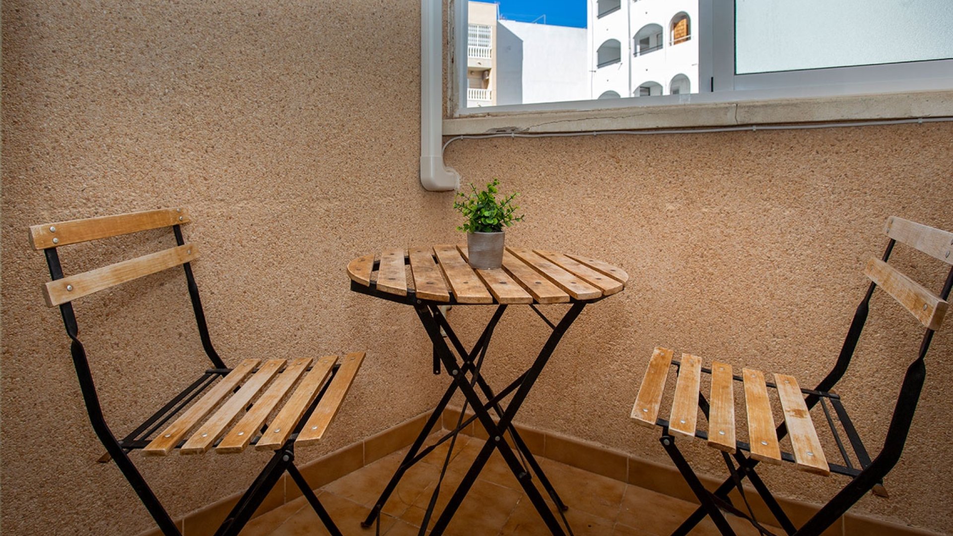Reventa - Apartamentos -
Torrevieja - Playa Los Locos