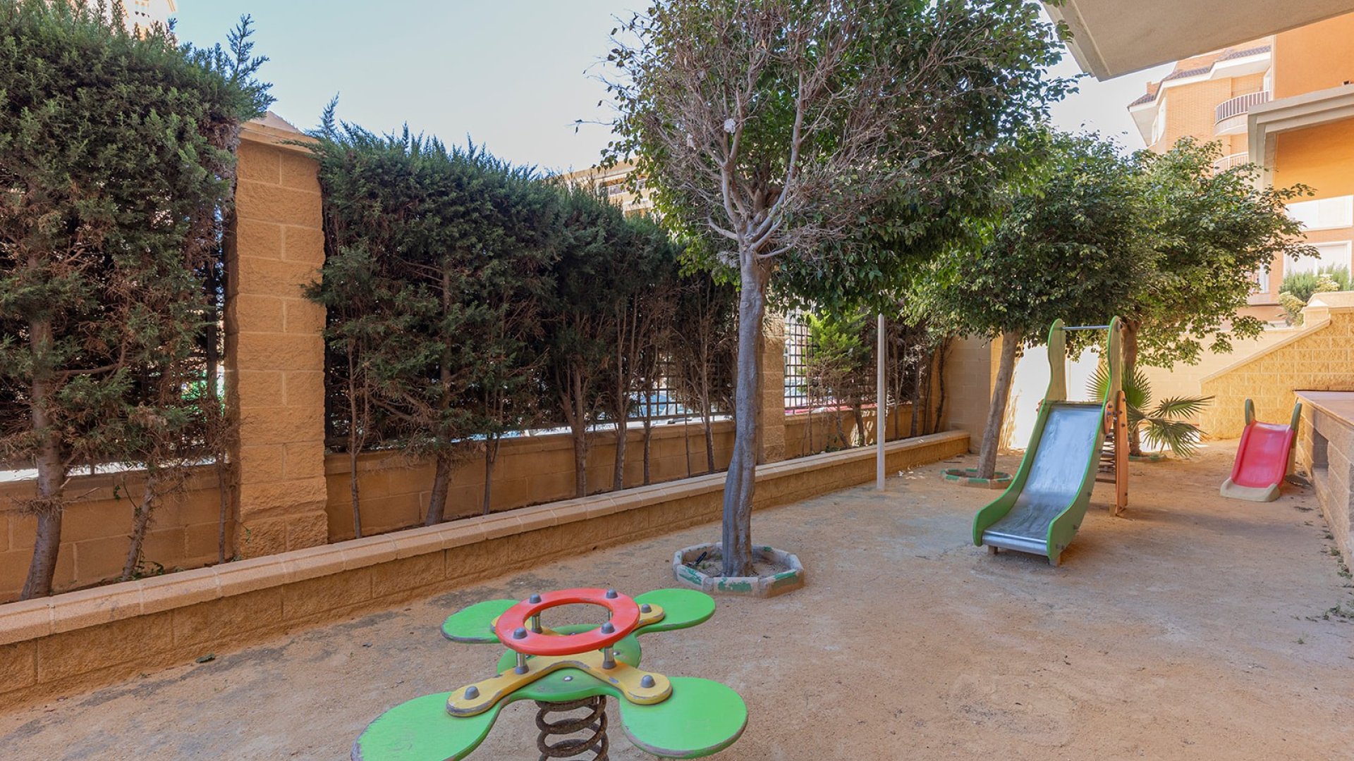 Reventa - Apartamentos -
Torrevieja - Playa Los Locos