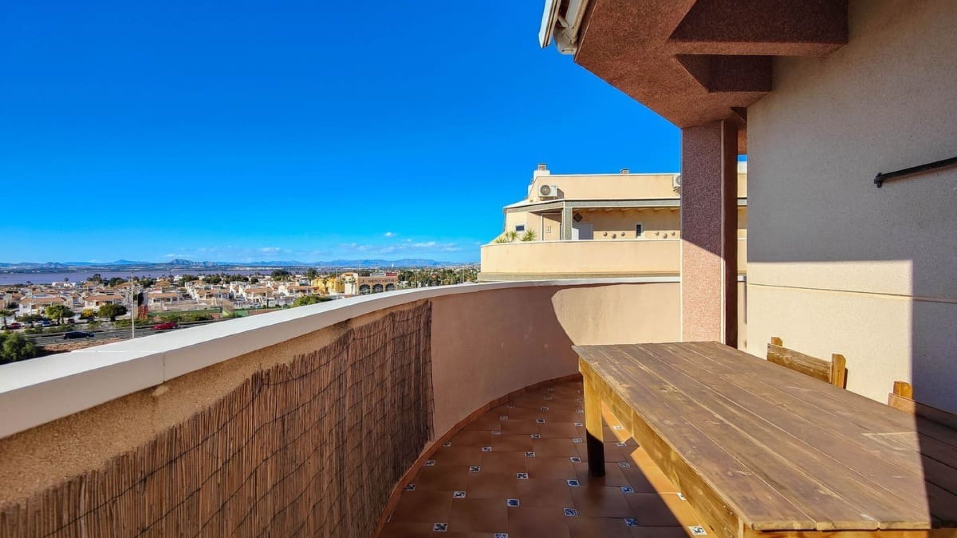 Reventa - Apartamentos -
Torrevieja - Playa Los Naufragos