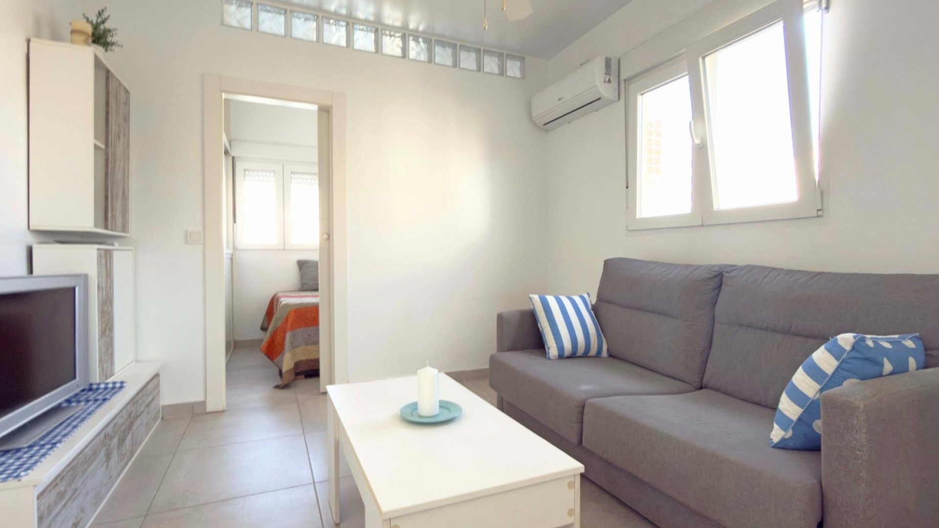 Reventa - Apartamentos -
Torrevieja - Playa Los Naufragos